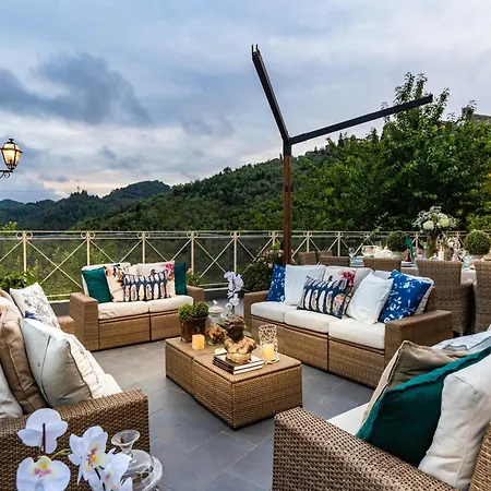 Lavish In With Terrace 카마이오레